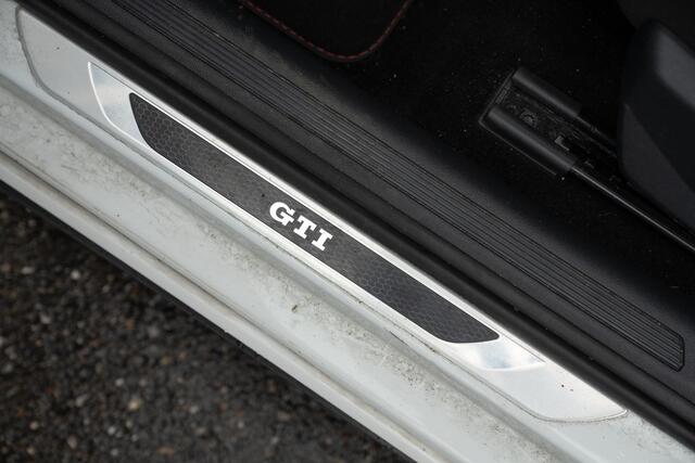 Volkswagen POLO 2.0 TSI GTI 200PK | Pano | ACC | Modus| DCC| Virtual | Led | Carplay | Sfeer |