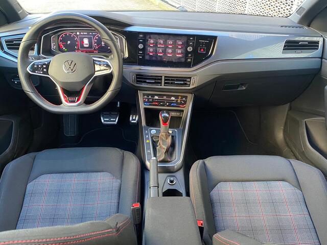 Volkswagen POLO 2.0 TSI 207PK DSG GTI / IQ Led Koplampen / Achteruitrijcamera / Stoelverwarming / Navigatie / 17'' LMV / VW