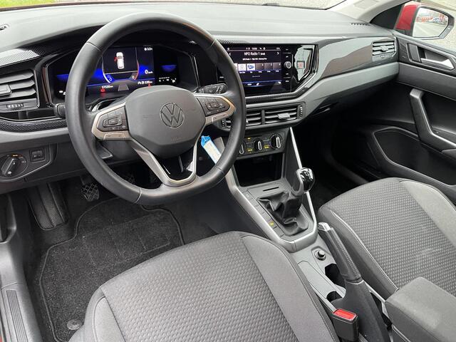 Volkswagen POLO 1.0 TSI Life | Apple Carplay/Android Auto | Stoelverwarming | LED Koplampen | Park. Sensoren | Rijklaarprijs!
