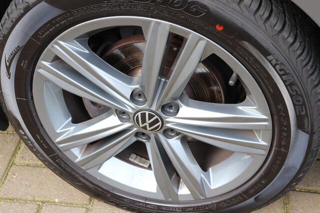 Volkswagen POLO 1.0 TSI R-Line Edition Automaat. Navigatie, mooie Nederlandse auto.