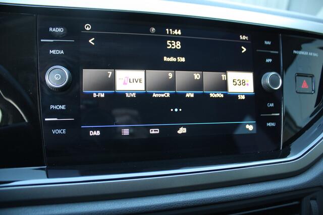 Volkswagen POLO 1.0 TSI Comfortline - NAVIGATIE - AIRCO - 5-DEURS - RIJKLAAR