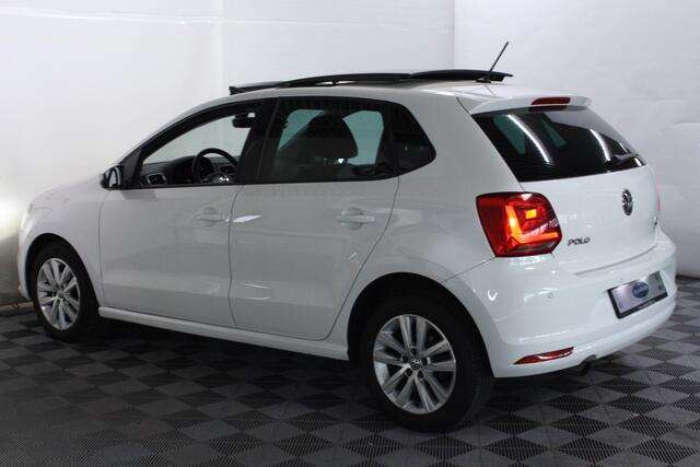 Volkswagen POLO 1.2 TSI Highline LED PANO BLUET PDC CRUISE ECC '16