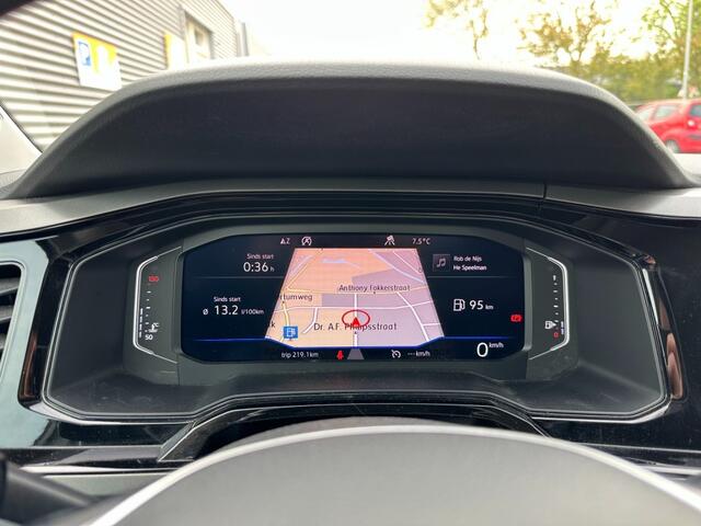 Volkswagen POLO 1.0 TSI Comfortline Business R-Line Camera Virtual cockpit C