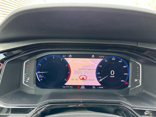 Volkswagen POLO 1.0 TSI Comfortline Business R-Line Camera Virtual cockpit C