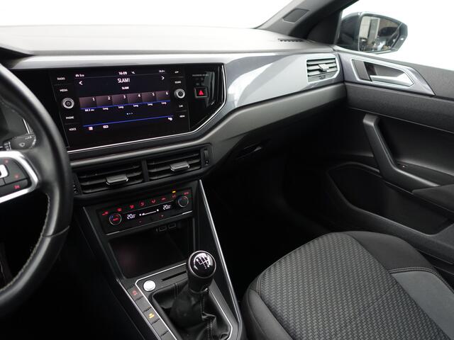 Volkswagen POLO 1.0 TSI R Line- Dynamic Select, Keyless, CarPlay, Led, Park Assist, Sport Interieur