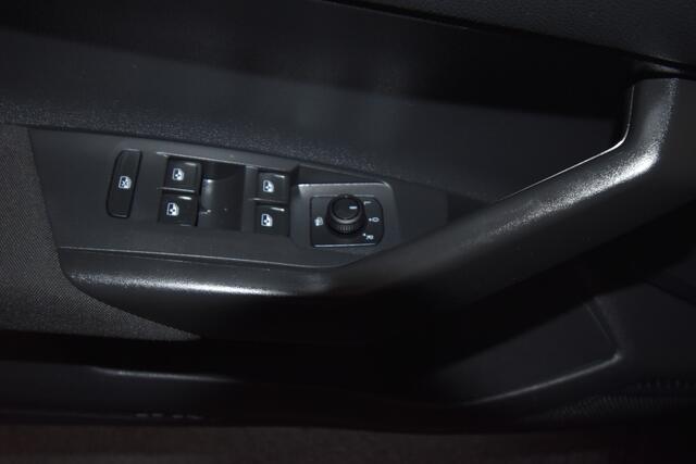 Volkswagen POLO 1.0 TSI Life , NAVI , CR CONTR , LED KOPLAMPEN , PDC V+A , LMV15 ,