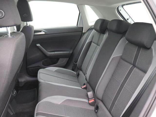 Volkswagen POLO 1.0 TSI Style 95PK Adaptieve Cruise Controle, Achteruitrijcamera, Matrix-LED Verlichting, Navi via Apple Carplay/Android Auto, Stoelverwarming, Clima, Trekhaak, 15" LM Velgen