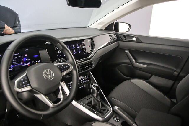 Volkswagen POLO Life 1.0 TSI 95pk Adaptive cruise control, Parkeersensoren, Stoelverwarming, App connect, DAB, Radio, Airco, Bluetooth, LED koplampen