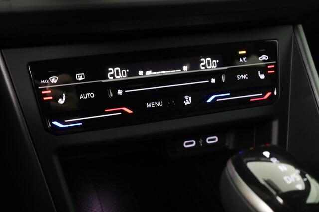 Volkswagen POLO R-Line Edition 1.0 TSI 70 kW / 95 pk DSG | IQ Light | Camera | Stoelverwarming | Navigatie