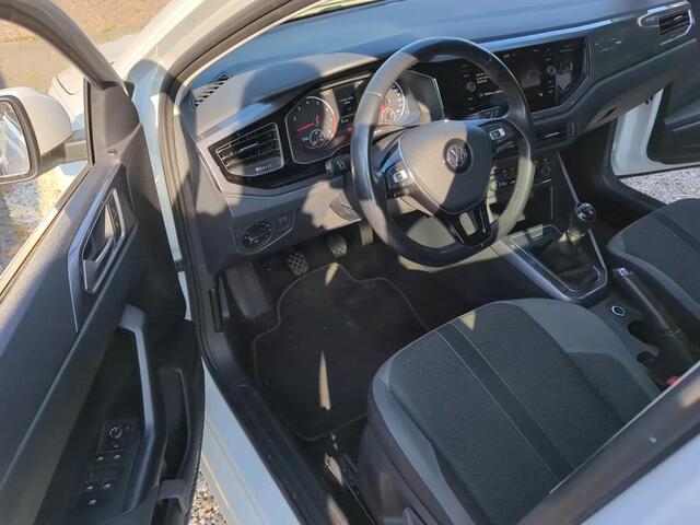 Volkswagen POLO 1.0 TSI 95pk Highline / App-Connect / Clima / Trekhaak / 16" LMV