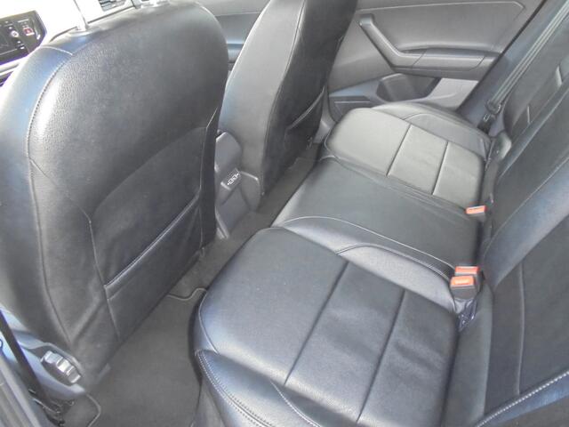 Volkswagen POLO 1.0 MPI Comfortline Business Navigatiesysteem, Parkeerassistentie, Airconditioning, Trekhaak, Lederen Bekleding