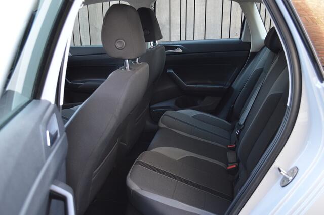 Volkswagen POLO 1.0 TSI Highline DSG Navi Acc CarPlay Pdc