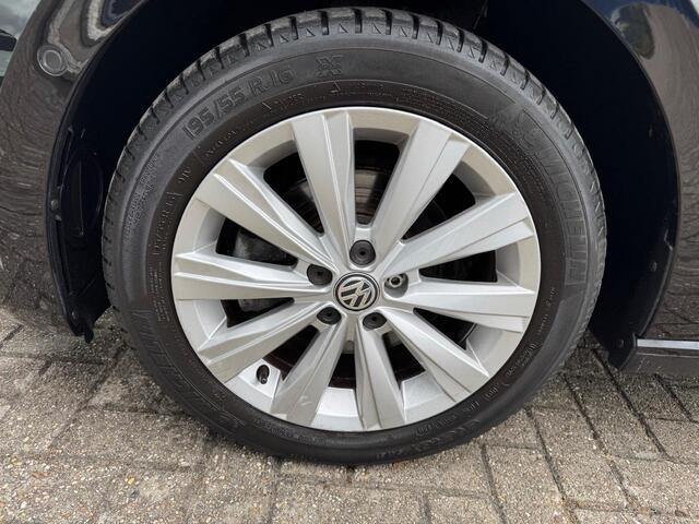 Volkswagen POLO 1.0 TSI Highline | Navi | DSG | Trekhaak | Mooi auto!