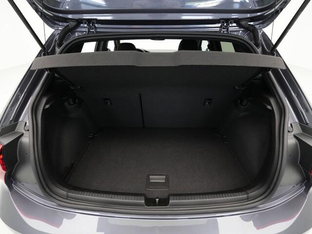 Volkswagen POLO 1.0 TSI 95pk R-Line Navi via App Pdc Clima Acc 180