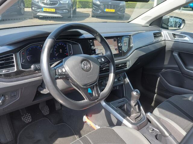 Volkswagen POLO 1.0 TSI 95pk Highline Executive-Pack 5-Deurs | Navi | Apple Carplay+Android Auto | Clima | Adap.Cruise | Sfeerverlichting | Pdc V+A | Licht+Regensensor | Privacy Glass | 16''lm