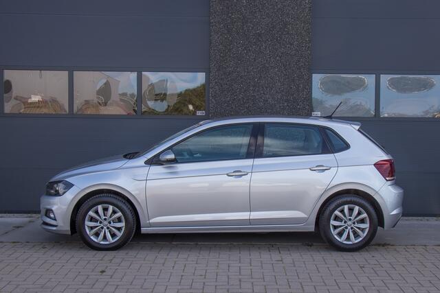 Volkswagen POLO 1.0 TSI Highline | Navi | Climate | Stuurbediening | Stoelverwarming | Sfeer | Carplay Voorbereiding | Draadloos Opladen | Bluetooth | Front Assist | 2 X PDC | Garantie
