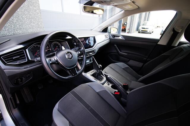 Volkswagen POLO 1.0 TSI Highline | Navi | Climate | Stuurbediening | Stoelverwarming | Sfeer | Carplay Voorbereiding | Draadloos Opladen | Bluetooth | Front Assist | 2 X PDC | Garantie