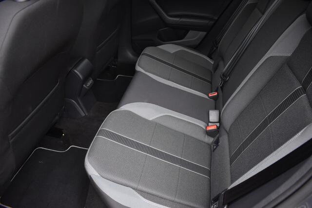 Volkswagen POLO 1.5 TSI Highline Business R / Automaat / Cruise C. / LED / Parkeerhulp / Bluetooth /