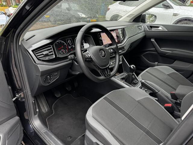 Volkswagen POLO 1.0 TSI Highline NAVI CARPLAY ECC