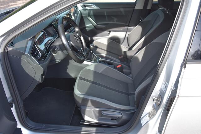 Volkswagen POLO 96 PK TSI R-Line Highline PDC ECC Navi Carplay NAP Garantie