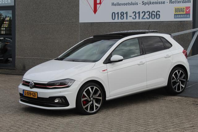 Volkswagen POLO 2.0 TSI GTI Panoramadak/Navigatie/Virtual cockpit/Adaptive cruise control/Climat control/Stoelverwarming/Apple carplay/Parkeersensoren rondom/Draadloze telefoonlader/18'' Lichtmetalen velgen.