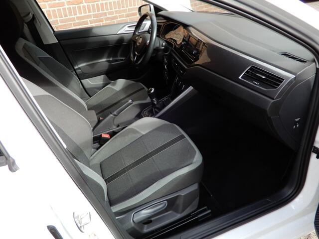 Volkswagen POLO 1.0 TSI COMF.L. BUS.