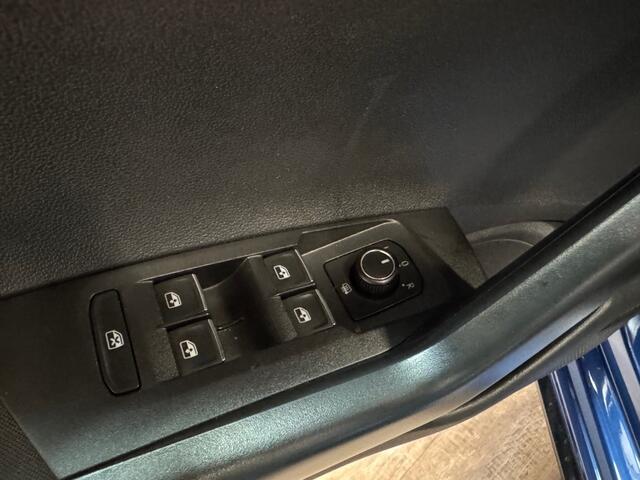 Volkswagen POLO GTI 2.0 TSI / 200pk / DSG / LED / LM18/