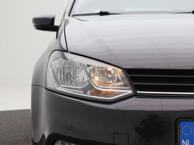 Volkswagen POLO 1.2 TSi Automaat Comfortline | Cruise Control | Trekhaak | Carplay | Airco | Parkeersensoren