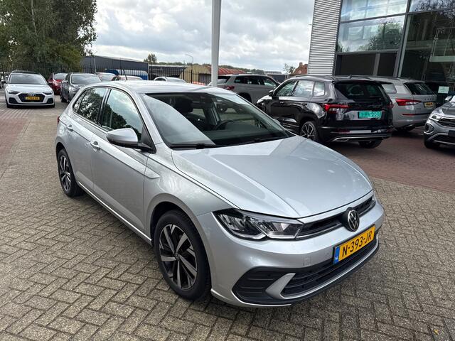 Volkswagen POLO 1.0 TSI Life / Navigatie / Trekhaak / PDC / Adaptive Cruise / Carplay / Nieuw model!
