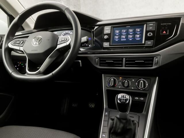 Volkswagen POLO 1.0 Sportline (VIRTUAL COCKPIT, APPLE CARPLAY, STOELVERWARMING, SPORTSTOELEN, CRUISE, LM VELGEN, PARKEERSENSOREN, NIEUWSTAAT)