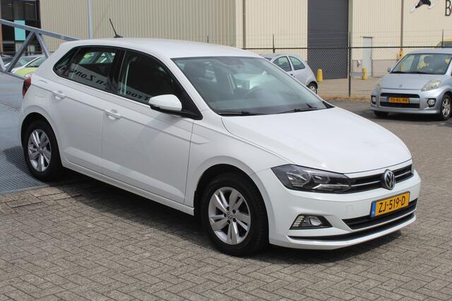Volkswagen POLO 1.0 TSI Comfortline Navigatie/Adaptive cruise control/Airco/Apple carplay/Elektrische ramen/Elektrisch verstelbare spiegels/15'' Lichtmetalen velgen.