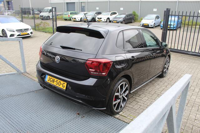 Volkswagen POLO 2.0 TSI GTI Achteruitrijcamera/Stoelverwarming/Adaptice cruise control/Virtueel Dashboard/Navigatie/18 Inch/Inklapbare spiegels