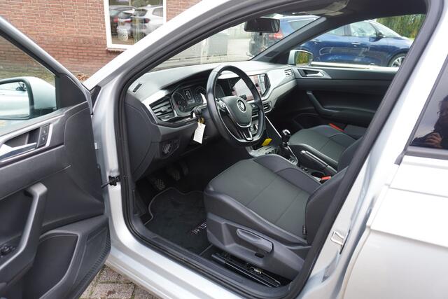 Volkswagen POLO 1.0 TSI Comfortline CARPLAY ZWARTE HEMEL ADDAPTIVE CRUISE