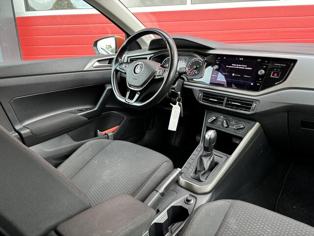 Volkswagen POLO 1.0 TSI Comfortline AUTOMAAT / CARPLAY / NAVI / DAB+ / ACC / BLUETOOTH / ELEK RAMEN / NL-AUTO