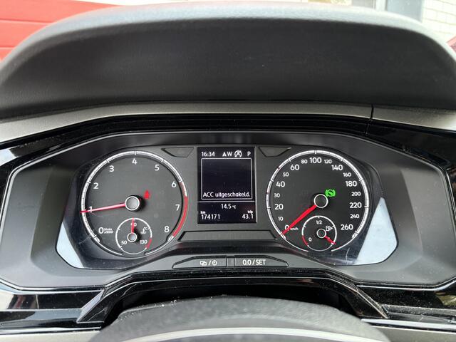 Volkswagen POLO 1.0 TSI Comfortline AUTOMAAT / CARPLAY / NAVI / DAB+ / ACC / BLUETOOTH / ELEK RAMEN / NL-AUTO
