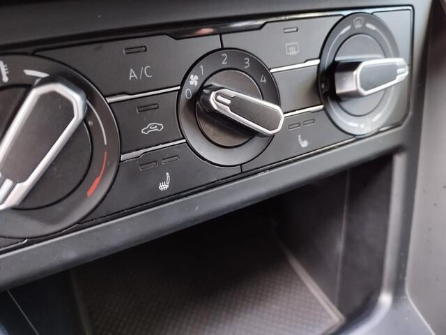 Volkswagen POLO 1.0 TSI Comfortline DSG ** 98.520 Km ** NAVI ** APP ** PDC **