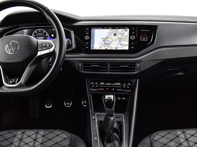 Volkswagen POLO 1.0 TSI 95pk R-Line · Apple/Android Car Play · P-Sensoren · Navi · IQ.light · Stoelverwarming · 16'' Inch ·