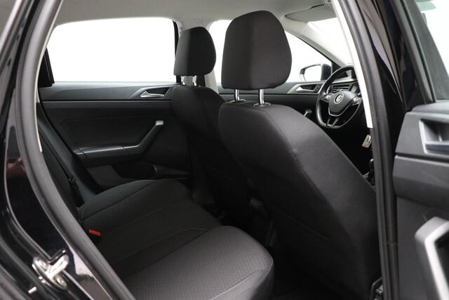 Volkswagen POLO 1.0 TSI Comfortline | Parkeersensoren V+A | Navigatie | Cruise Control | DAB+