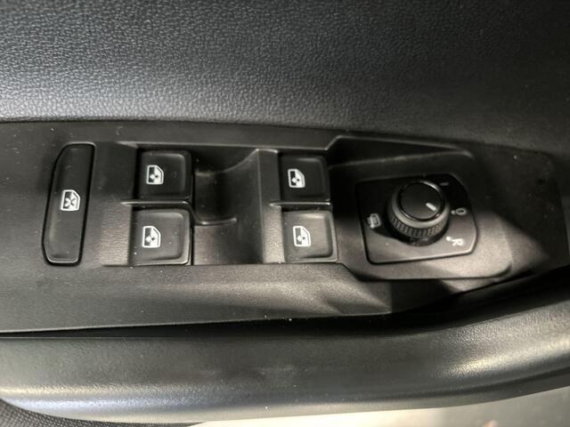 Volkswagen POLO 1.0 TSI 95pk Life · Apple/Android Car Play · Airco · P-Sensoren · DAB · Getint Glas · 15'' Inch · Garantie t/m 10-10-2027 of 100.000km