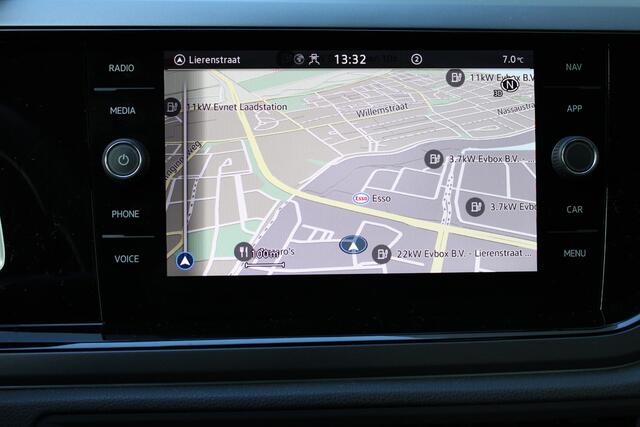 Volkswagen POLO 1.0 TSI R-Line / R-LINE / ADAP CRUISE / NAVI / CAMERA / 17"LMV