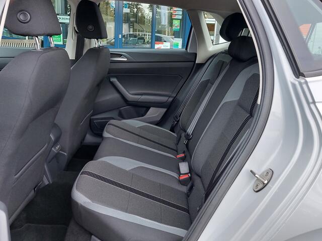 Volkswagen POLO 1.0 TSI 96pk DSG Highline Executive 5-Deurs | Navi | Apple Carkit+Android Auto | Clima | Adap.Cruise | Stoelverwarming | Sfeerverlichting | Pdc V+A | Licht+Regensensor | Mistlampen | 16''lm