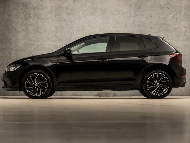 Volkswagen POLO 1.0 TSI Sportline Automaat (VIRTUAL COCKPIT, APPLE CARPLAY, GROOT NAVI, KEYLESS, CLIMATE, CAMERA, LM VELGEN, SPORTSTOELEN, GETINT GLAS, NIEUWSTAAT)
