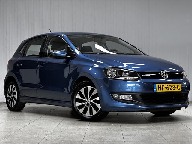 Volkswagen POLO 1.0 TSI BlueMotion/ Trekhaak/ Apple + Android/ 15'' LMV/ Navi/ Airco/ Cruise/ Elek. pakket/ Isofix/ Bluetooth/ Armsteun/ Multi. LEDER. Stuur/ Mistl./ PDC/ Dagrijverl./ Dakspoiler.