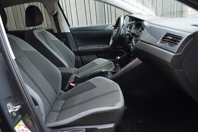 Volkswagen POLO 1.0 TSI Highline Navi CarPlay Pdc
