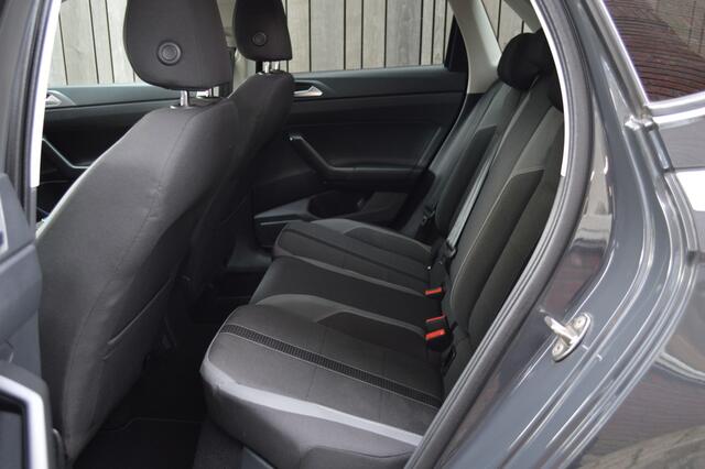 Volkswagen POLO 1.0 TSI Highline Navi CarPlay Pdc