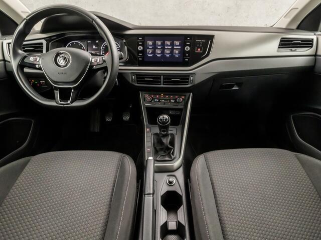 Volkswagen POLO 1.0 TSI Sportline (APPLE CARPLAY, CLIMATE, CRUISE, SPORTSTOELEN, LM VELGEN, PARKEERSENSOREN, NIEUWE APK, NIEUWSTAAT)