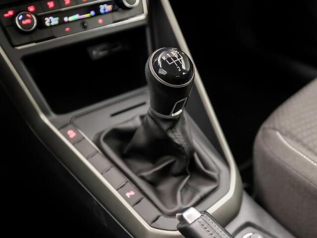 Volkswagen POLO 1.0 TSI Sportline (APPLE CARPLAY, CLIMATE, CRUISE, SPORTSTOELEN, LM VELGEN, PARKEERSENSOREN, NIEUWE APK, NIEUWSTAAT)