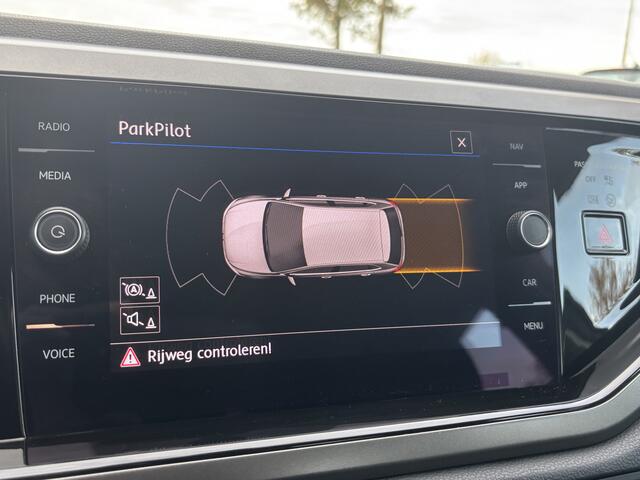 Volkswagen POLO 1.0 TSI Highline Business | Parkeer Sensoren | Stoelverwarming | Navi | Cruise