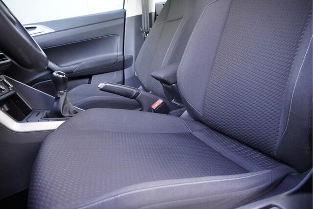 Volkswagen POLO 1.0 TSI 5drs Comfortline BJ2017 Lmv 15" | Led | Navi | App-Connect | Airco | Cruise control | Getint glas | Nw-model!
