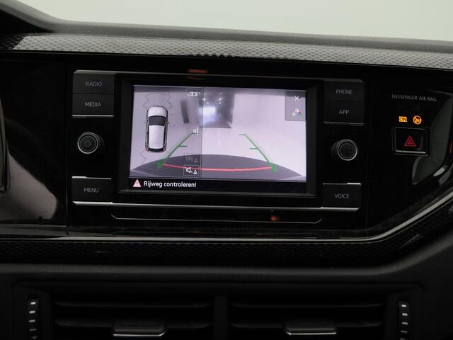 Volkswagen POLO 1.0 TSi Life | Adaptive Cruise | Camera | CarPlay | Parkeersensoren | Digitaal Dashboard | Lederen stuurwiel | 15 Inch | 41.535 Km!!